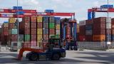 Европейские порты переполнены из-за пошлин Трампа
