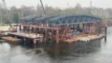 На мосту Метро выполняют уникальный этап ремонта – устанавливают поддерживающие арочные конструкции