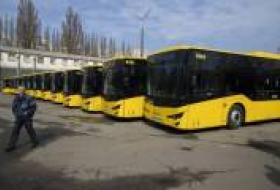 На столичные маршруты вышли еще 20 новых современных автобусов