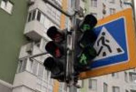 В Киеве продолжают оснащать светофорные объекты резервным питанием: автономно работают уже 544 объекта