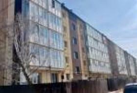 В Макарове продолжается капремонт поврежденной в результате российской агрессии пятиэтажки на улице Проектной, 4