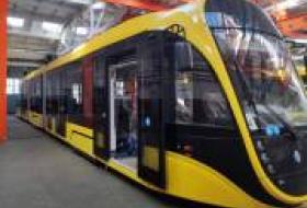 Киев получил три новых 3-секционных трамвая