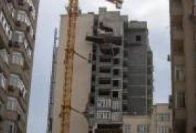 Многоэтажку в Соломенском районе, в которую попала российская ракета, возобновят до ноября