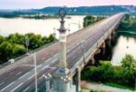 Мост Патона за 2,2 млн гривен готовят к ремонту прогонов