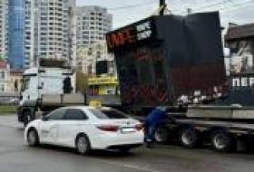 В Киеве усиливают работу по демонтажу незаконных временных сооружений