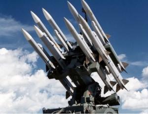 «Допомогу доводиться вибивати»: Зеленський відверто зізнався про гостру нестачу ракет до ППО