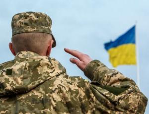 Контракти з чіткими термінами та підвищені виплати: що передбачає анонсована владою реформа армії
