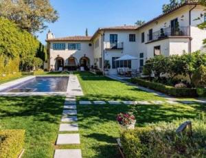 Дружина Оззі Осборна виставила на продаж сімейний будинок у Лос-Анджелесі