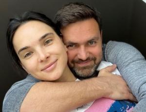 Телеведучий Тимур Мірошниченко з дружиною розпочали оформлення документів на усиновлення дитини