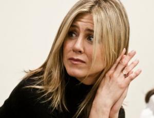 Це не весело: Дженніфер Еністон пояснила, як почувається в новому періоді життя