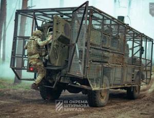 Лише одна, але рятує життя: у ЗСУ засвітилася рідкісна «бойова швидка» з ПАР