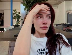 Вперше виплакалася: популярна співачка разом з сином повернулися додому