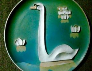 «Тарелі Віталія Колісника неначе налаштовують на медитацію», — колекціонерка Людмила Карпінська-Романюк