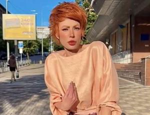 «Всі думали, що об'їлася»: відома українська телеведуча заінтригувала фото «з животиком»