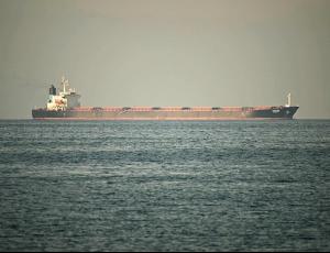 Первый танкер с нефтью прошел Ормузский пролив после блокады США