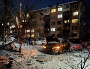 Росіяни атакували Київ балістикою і дронами: горять багатоповерхівки, є постраждалі (фото, відео)