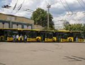 На городские маршруты в Киеве вышли новые современные низкопольные троллейбусы и автобусы