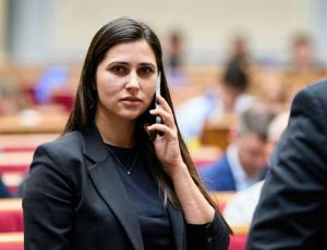15 млн грн щомісяця до держбюджету: парламентська ТСК сприяла детінізації імпорту троянд