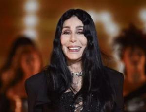 Занадто перевантажена: друзі Шер хвилюються через її стан