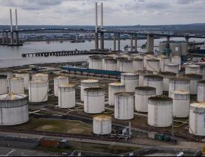 Нефть отреагировала на предложение освободить стратегические резервы