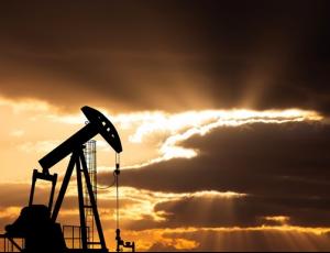 Цены вырастут: запасы нефти рекордно падают - СМИ