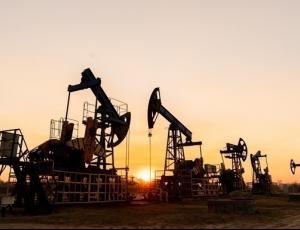 Нефть дорожает из-за возможной эскалации на Ближнем Востоке