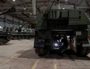 Британська помилка: селфі з гаубицями розкрило секретні майстерні в Україні