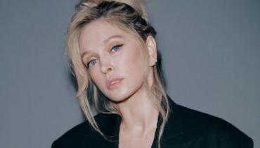 Виглядає розкішно: Віра Брежнєва влаштувала відверту фотосесію до свого дня народження (фото)