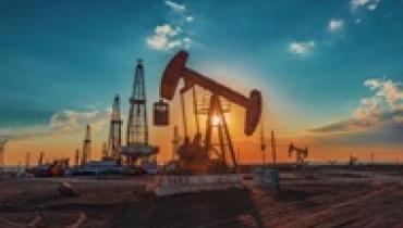 Цена на нефть закрепилась ниже $100