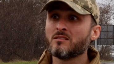 Не втримався: популярний комік вразив запальним танцем у бліндажі