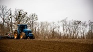 Посевная в Украине стартовала с задержкой