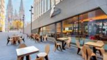 В Киеве согласовали размещение летних площадок у заведений питания в формате уличной мебели с 15 марта