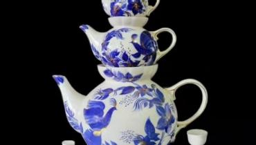 «Кобальтові квіти на порцеляні зачаровують своєю вишуканістю», — колекціонерка Людмила Карпінська-Романюк