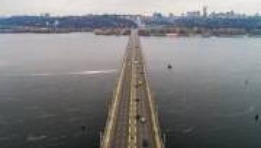 Распространенная в соцсетях информация о якобы новых правилах проезда по мосту им. Е. О. Патона – фейк