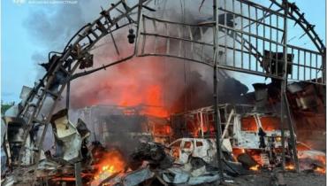 Загиблі й поранені діти, зруйновані будинки та підприємства: росія масовано вдарила по Україні дронами і бомбами (фото)