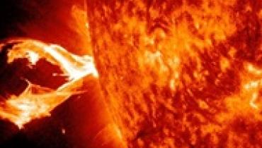 На Солнце зафиксировали гигантский протуберанец