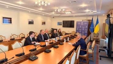 Ірландія допоможе навчати українських державних службовців тонкощам розширення ЄС: у Комітеті з питань інтеграції України з Європейським Союзом відбулася зустріч із Державним міністром у справах Європи та оборони Ірландії