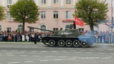 Дожилися: окупанти везуть на передову танки 1950-х років випуску