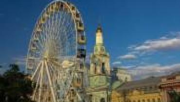 В Киеве нарабатывают решения по урегулированию статуса смотрового колеса на Подоле