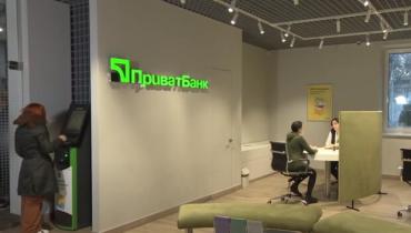 Спустошили картку та повісили борг: українка скаржиться на бездіяльність ПриватБанку