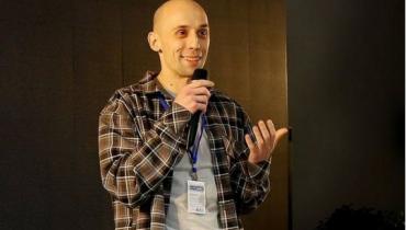 «Я впав у кому. Лікарі сказали рідним, щоби прощалися зі мною»: ветеран після ампутації відкрив дитячу IT-школу