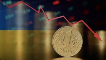Гривня йде в піке: Кабмін представив два сценарії розвитку економіки України