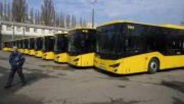 На столичные маршруты вышли еще 20 новых современных автобусов