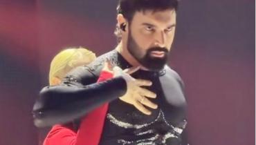 Вогонь: популярний співак звернувся до мережі (фото)