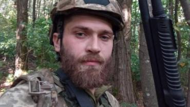 «Виривав зубами чеку за чекою й закидав гранатами ворога, як у бойовику»: історія штурмовика, що здолав страх сміхом