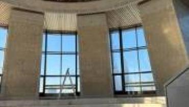 В результате российского обстрела поврежден зал славы Национального музея истории Украины во Второй мировой войне