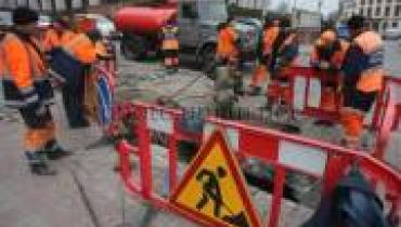 В Киеве ремонтируют дороги после зимы