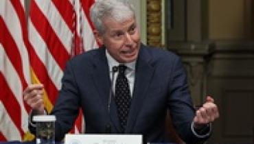 США обещают не снимать санкции с российской нефти