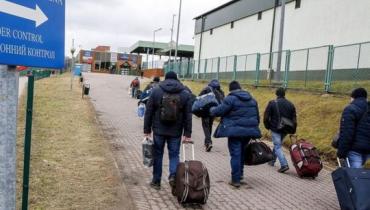 Примусове повернення: кого з українців силоміць доставлять в Україну