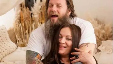 Відомий актор-воїн після 11 років шлюбу залишив дружину з немовлям і пішов до іншої